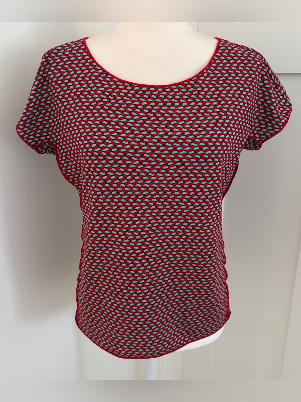 Emporio Armani Womens Large Red Blue Geometric Print Short Sleeve Knit Top L*U23